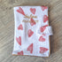 EDITION LIMITÉE: Protège carnet de santé cpeur rouge personnalisé en tissu gaze de coton avec Prénom et/ou Date de naissance